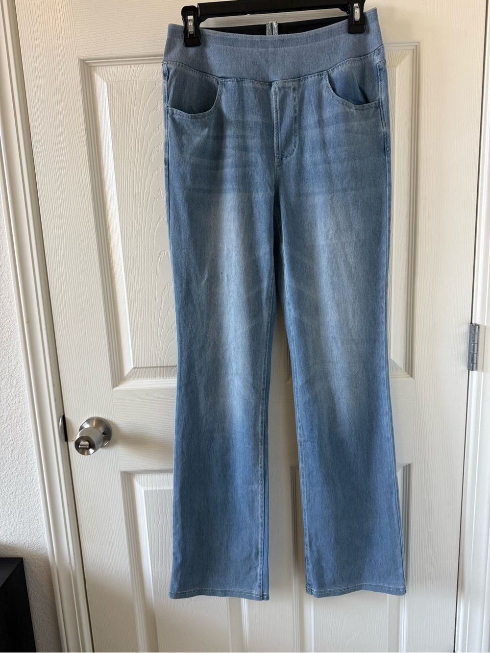 Halara Women’s Jeans Size M Tall Light Wash Blue Stretch Pull On NWT - Picture 2 of 6